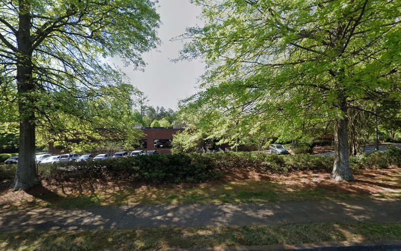 Astrin Gordon - Aesthetician