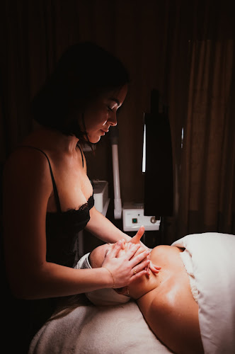 Level Aesthetics & Lashing Out Studio