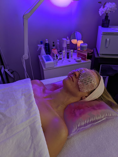 Skin & Tonic Beauty Bar