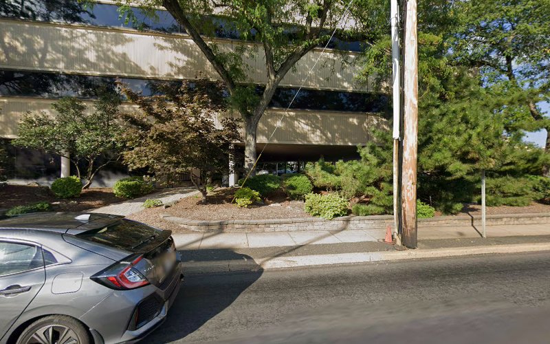 Dr. Carolyn Kushner, MD - Dermatology Consultants, Short Hills