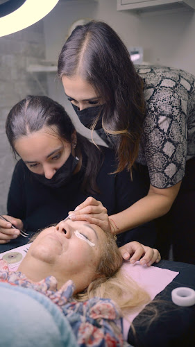 G Beauty Studios-Lashes, Facials, Training- Johns Creek