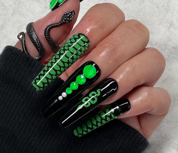 Hand & Foot Spa Nail Salon