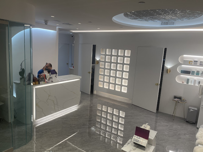 YJ Skin Solution | 雅婕激光抗衰中心 - 法拉盛 M22光子嫩肤 超皮秒 PicoWay 祛斑 除皱 水光针 收紧 抗衰老 瘦脸 瘦腿 瘦肩 美白 护肤 祛痘 美容 医美 中心 推荐