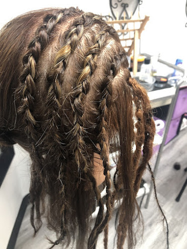 Houston’s Local #1 Hairstylist Education & Training Academy