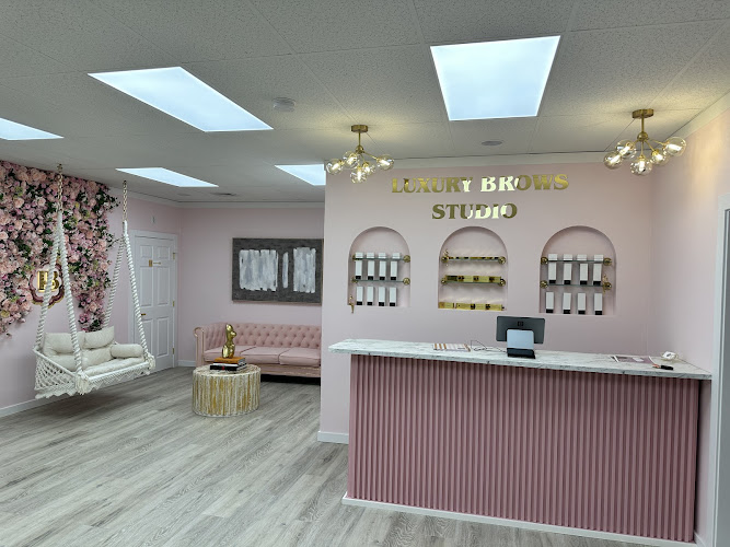 Luxury brows studio