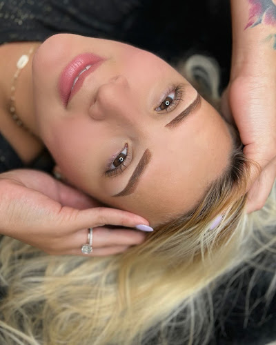 Lashes Brows and Beauty by Mary