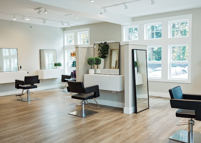 Tres Chic Lake Oswego