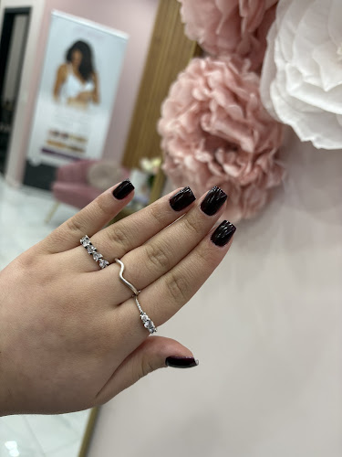 RUSSIAN MANICURE CELEBRITY NAILS