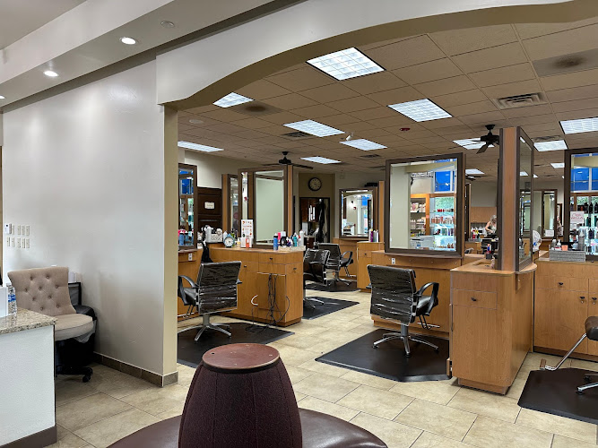 Tanas Hair Designs & Day Spa