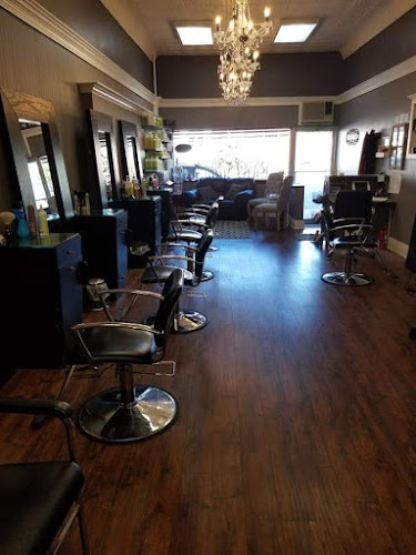 208 Hair Lounge on Main