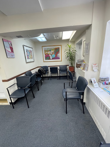 Dr. Jeffrey L. Ainspan, MD