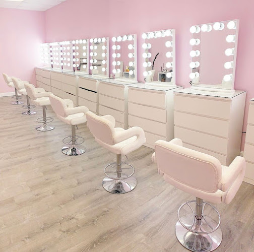 Dolly Monroe Beauty Academy