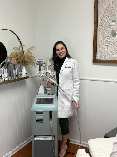 Dr. Amy Krachman/ Dermalogic Laser Center