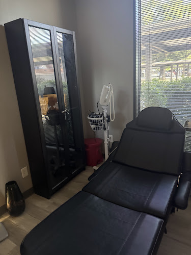 Emerald Aesthetics & Wellness Mgt